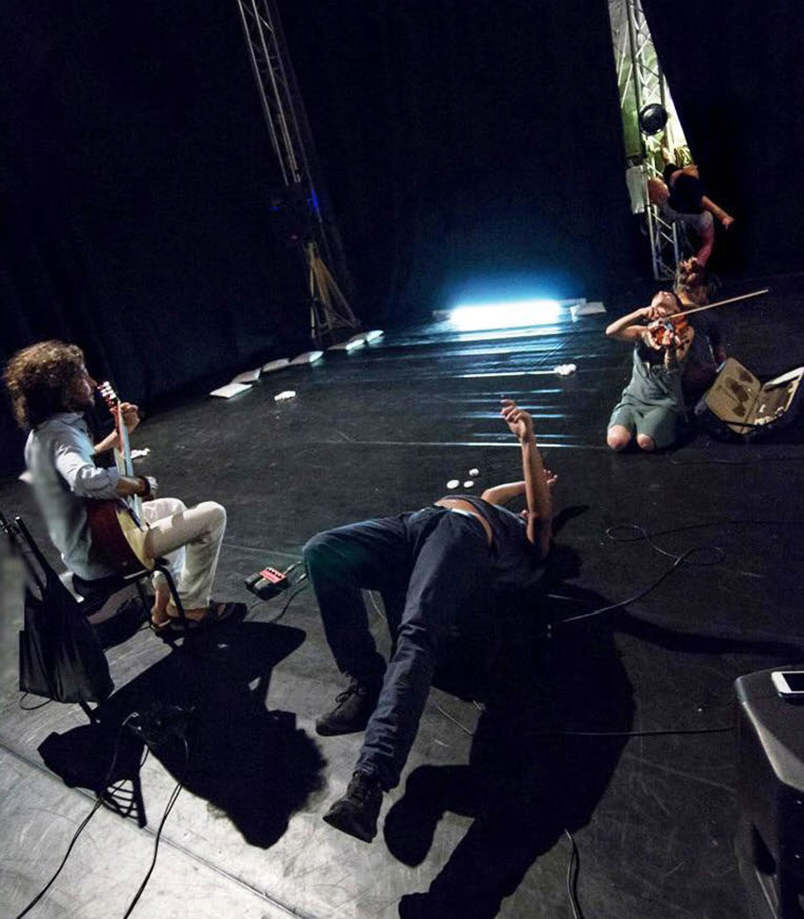 Un momento della performance sonora 'Presagire gli Archi', foto © aut./GBStudio/LAN/CCCT